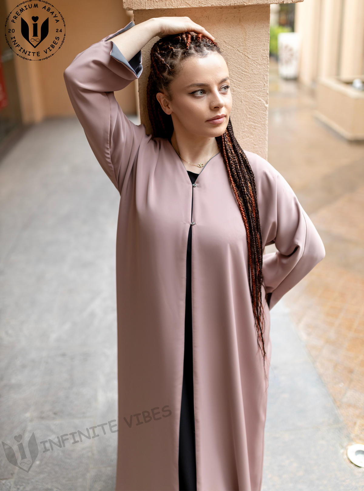 Effortless Travel Style: Reversible Abaya in Pink & Light Calming Grey - INFINITE VIBES 